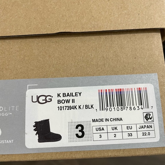 Brand new, never worn Bailey Bow Ugg boots. All black. Size 3 (US) - Picture 2 of 2